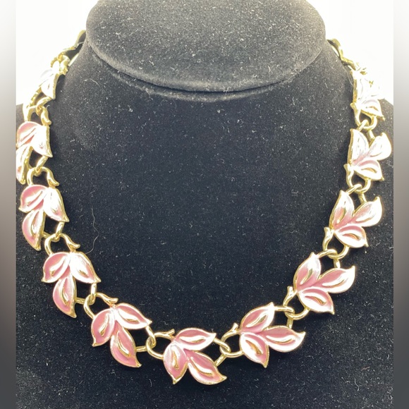 Coro Lilac Enamel Leaf Choker Necklace Vintage 💜HP💜 - Picture 5 of 8